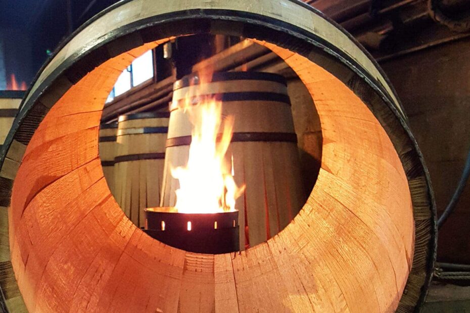 Visiter une tonnellerie lors d'une excursion dans le vignoble de Cognac