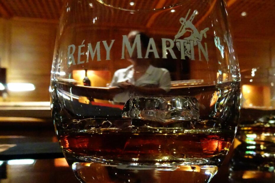Visite d'une distillerie et d'une maison de cognac, côtés luxe et terroir