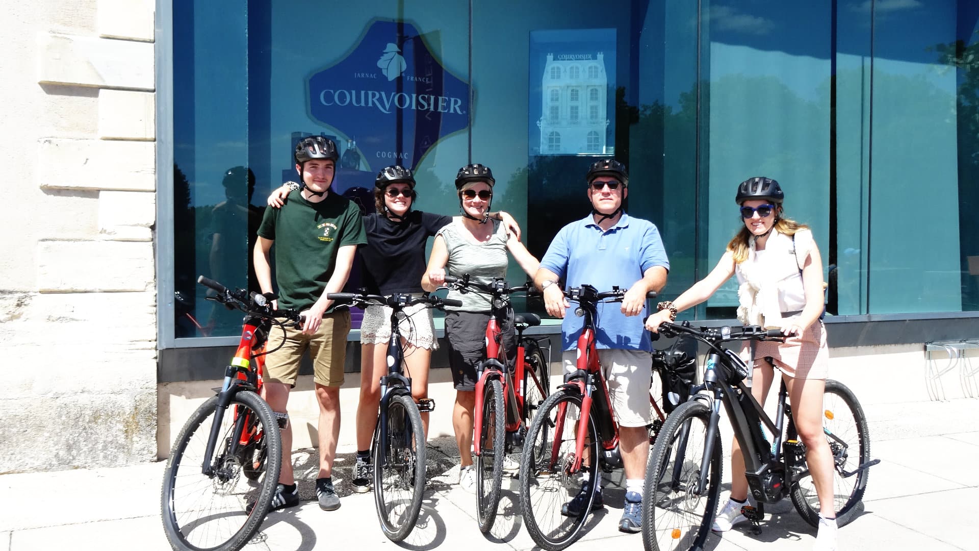 E-bike in the vineyard of Cognac with a local guide